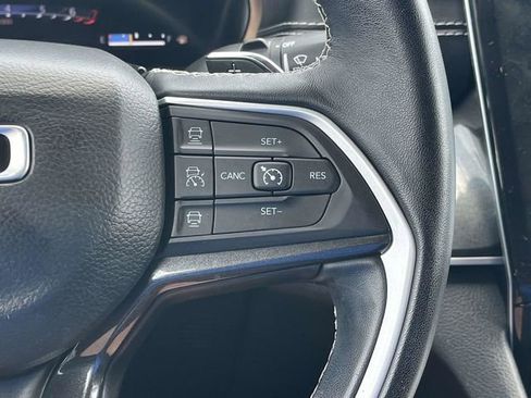 Used 2022 Jeep Grand Cherokee L Laredo w/ Luxury Tech Group I AWD/4WD image 29