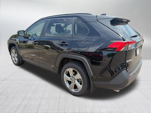 Used 2021 Toyota RAV4 XLE Premium AWD/4WD image 3
