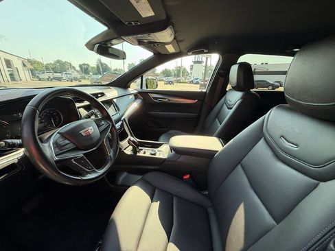 Used 2023 Cadillac XT5 Luxury AWD/4WD image 4
