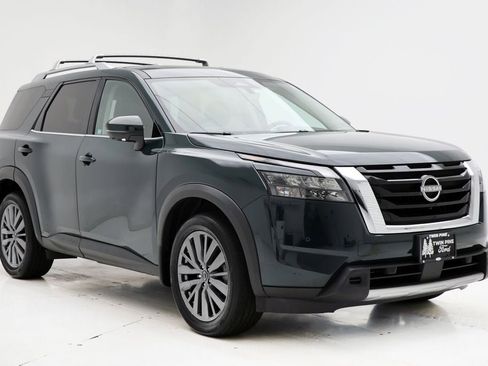 Used 2025 Nissan Pathfinder SL w/ SL Premium Package image 1