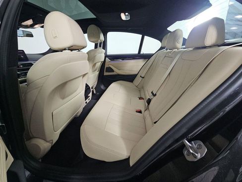 Used 2022 BMW 530i xDrive w/ Premium Package image 13