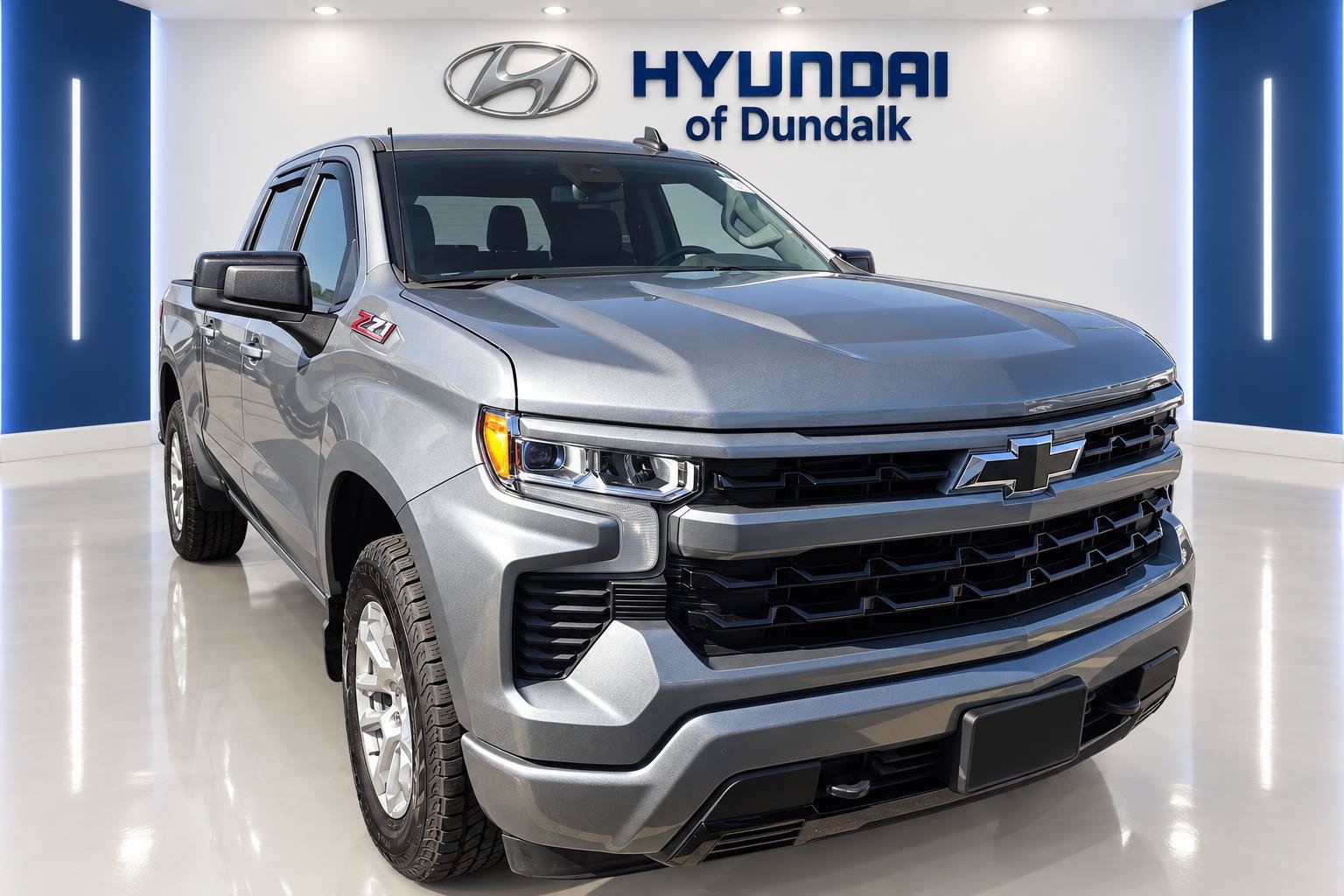 Used 2024 Chevrolet Silverado 1500 RST w/ Z71 Off-Road Package AWD/4WD image 3