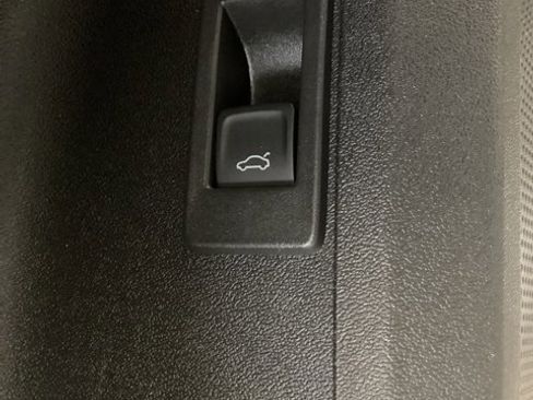 New 2025 Audi Q5 Prestige image 18