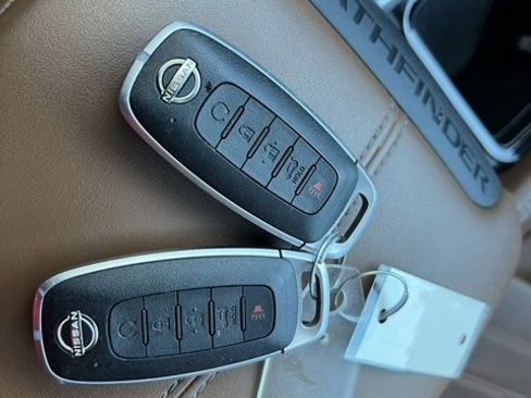 Certified 2023 Nissan Pathfinder Platinum w/ Cargo Package image 34