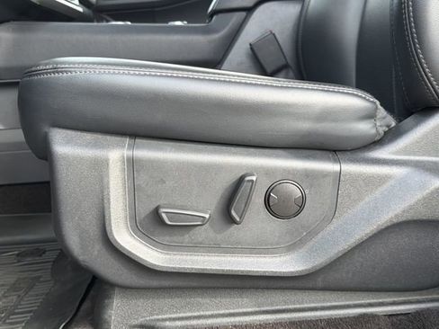 Used 2023 Ford Expedition Max XLT image 24