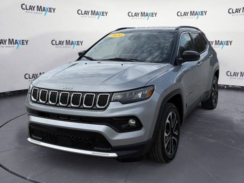 Used 2024 Jeep Compass Limited image 1
