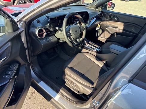 New 2026 Chevrolet Trax RS FWD image 6