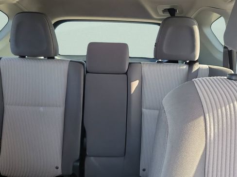 Used 2013 Toyota RAV4 LE FWD image 10