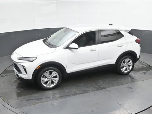 Used 2025 Buick Encore GX Preferred AWD/4WD image 35