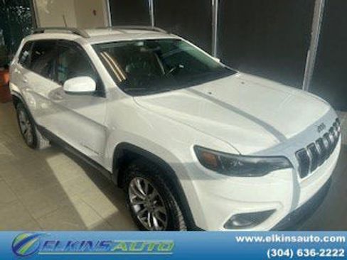Used 2019 Jeep Cherokee Latitude Plus w/ Cold Weather Group AWD/4WD image 1