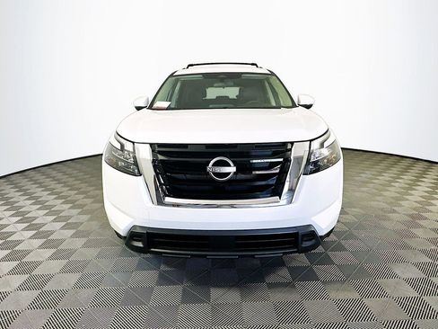 New 2025 Nissan Pathfinder SV image 4