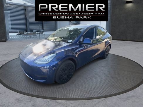 Used 2021 Tesla Model Y Long Range AWD/4WD image 3