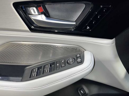 Used 2024 Acura MDX SH-AWD w/ Technology Package image 23