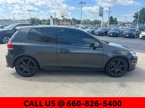 Used 2011 Volkswagen Golf 2-Door FWD image 4