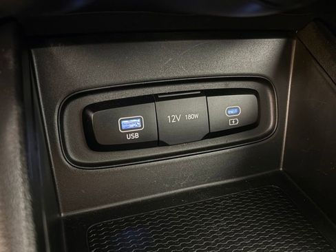 Used 2025 Hyundai Venue SEL FWD image 34