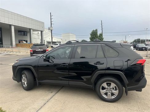 Used 2025 Toyota RAV4 XLE image 8