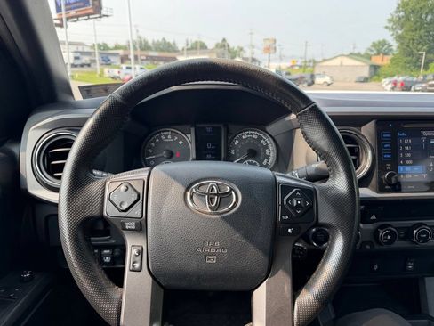 Used 2017 Toyota Tacoma TRD Off-Road w/ Tow Package (A/T) AWD/4WD image 20