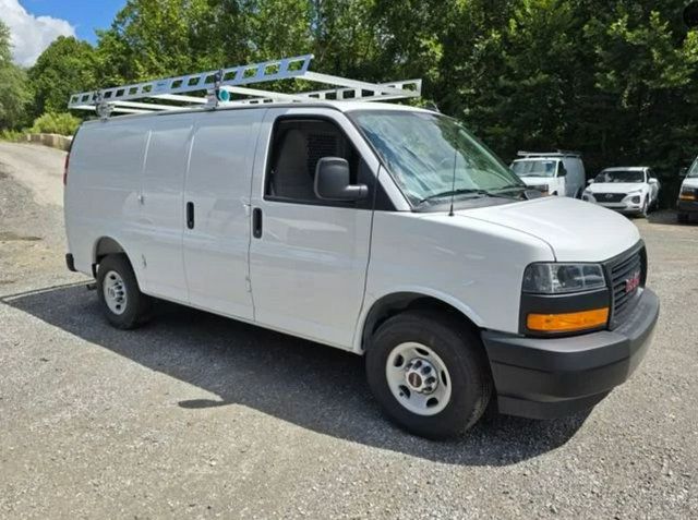 New 2025 GMC Savana 3500 w/ Power Convenience Package RWD image 14