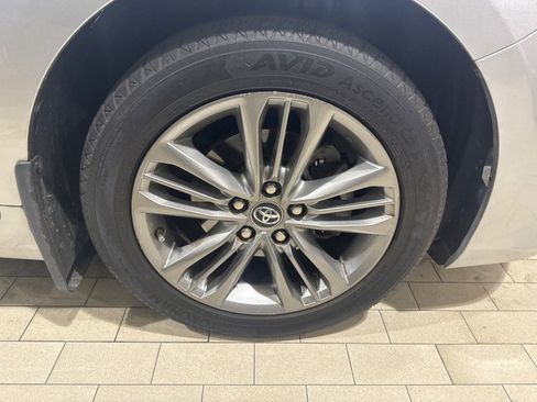 Used 2017 Toyota Camry SE image 10