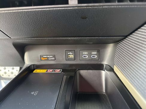 Used 2025 Toyota Camry SE FWD image 32