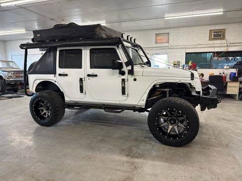 Used 2017 Jeep Wrangler Unlimited Sport w/ Quick Order Package 24S AWD/4WD image 6