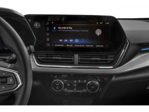 Used 2025 Chevrolet Trax LT w/ LT Convenience Package FWD image 13