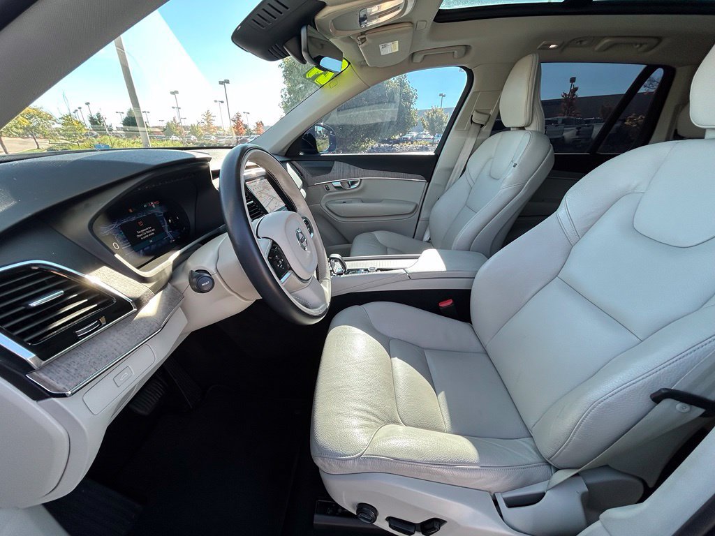 Used 2024 Volvo XC90 B6 Plus AWD/4WD image 12