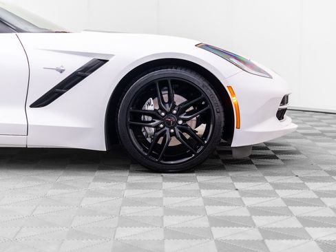 Used 2019 Chevrolet Corvette Stingray Coupe w/ Battery Protection Package RWD image 33