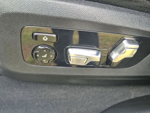 Used 2024 BMW X7 xDrive40i image 27