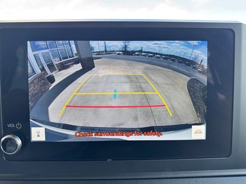 Used 2024 Toyota Tacoma SR image 15