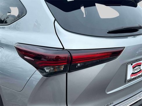 Used 2024 Toyota Highlander XSE image 13