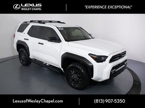 Used 2025 Toyota 4Runner SR5 AWD/4WD image 2