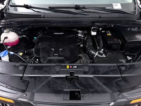 Certified 2025 Kia Carnival EX FWD image 9