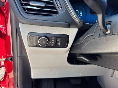 Used 2024 Ford Escape Platinum w/ Premium Technology Package AWD/4WD image 33