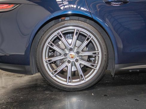 Used 2023 Porsche Panamera 4 Platinum Edition AWD/4WD image 7