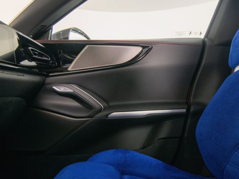 Certified 2025 Ferrari Purosangue AWD/4WD image 25