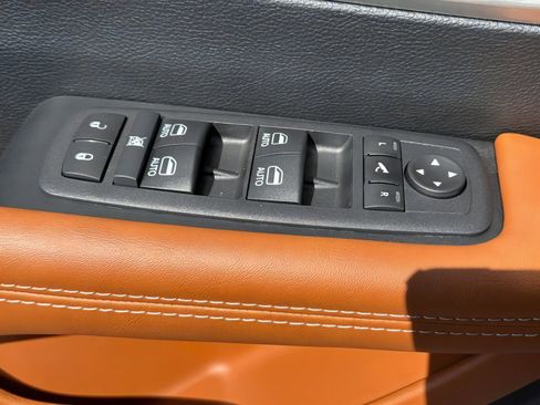 New 2026 Chrysler Pacifica Pinnacle FWD image 18