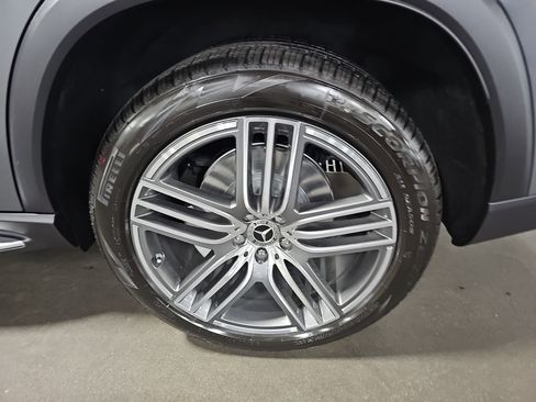 New 2026 Mercedes-Benz GLS 450 4MATIC image 36