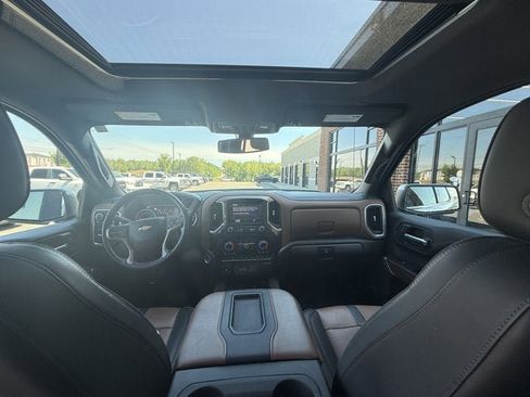 Used 2021 Chevrolet Silverado 1500 High Country AWD/4WD image 17