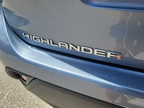 Used 2023 Toyota Highlander XLE FWD image 7
