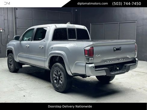 Used 2021 Toyota Tacoma SR5 image 4