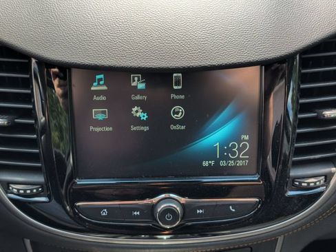 Used 2017 Chevrolet Trax LT w/ LT Convenience Package FWD image 15