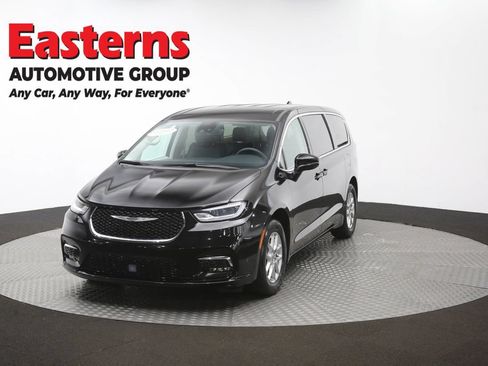Used 2024 Chrysler Pacifica Touring-L FWD image 53