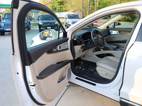 Used 2016 Lincoln MKX Reserve w/ Luxury Package AWD/4WD image 9