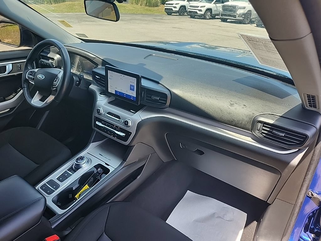 Used 2023 Ford Explorer XLT RWD image 36