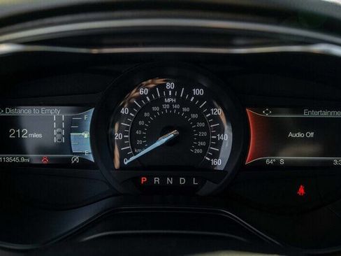 Used 2020 Ford Fusion SE image 12