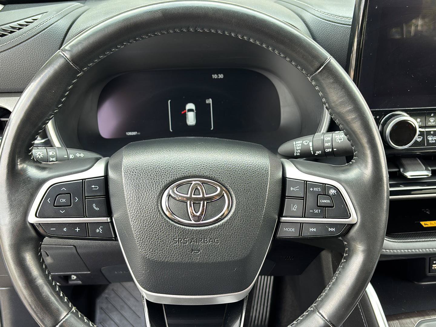 Used 2024 Toyota Highlander Limited AWD/4WD image 27