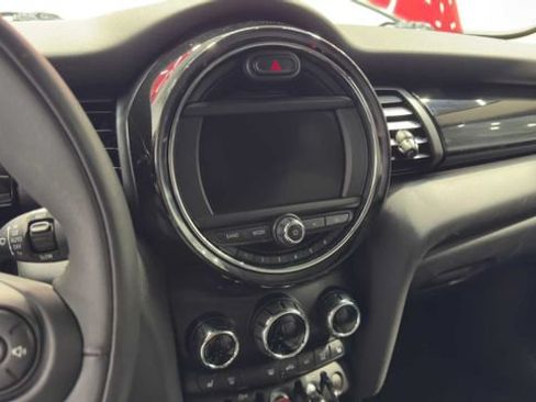 Used 2019 MINI Cooper 4-Door Hardtop w/ Signature Upholstery Package FWD image 26