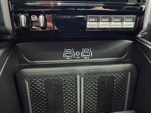 Used 2025 RAM 3500 Laramie image 60