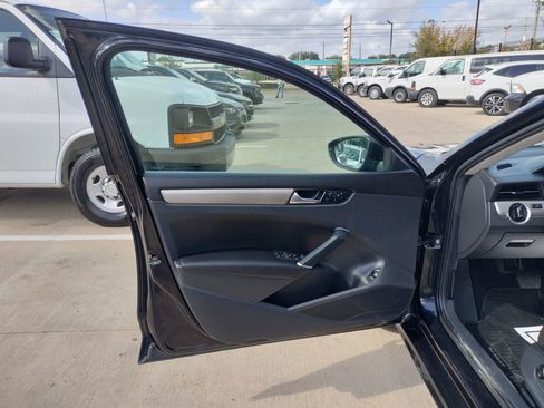 Used 2021 Volkswagen Passat 2.0T SE w/ Luggage Net & Mats Package image 22